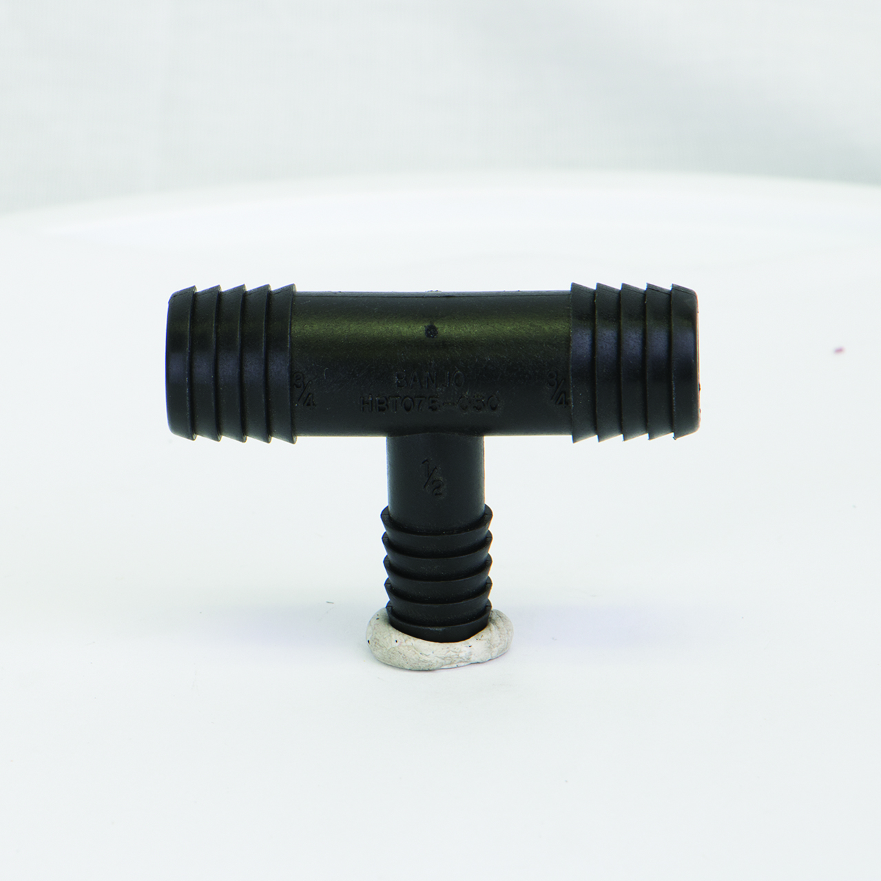 PP Tee Branch 3/4-inch HB X 1/2-inch HB | HBT075-050 | Banjo Corporation | Category-Tee, Connector Type-HB, Material-Polypropylene
